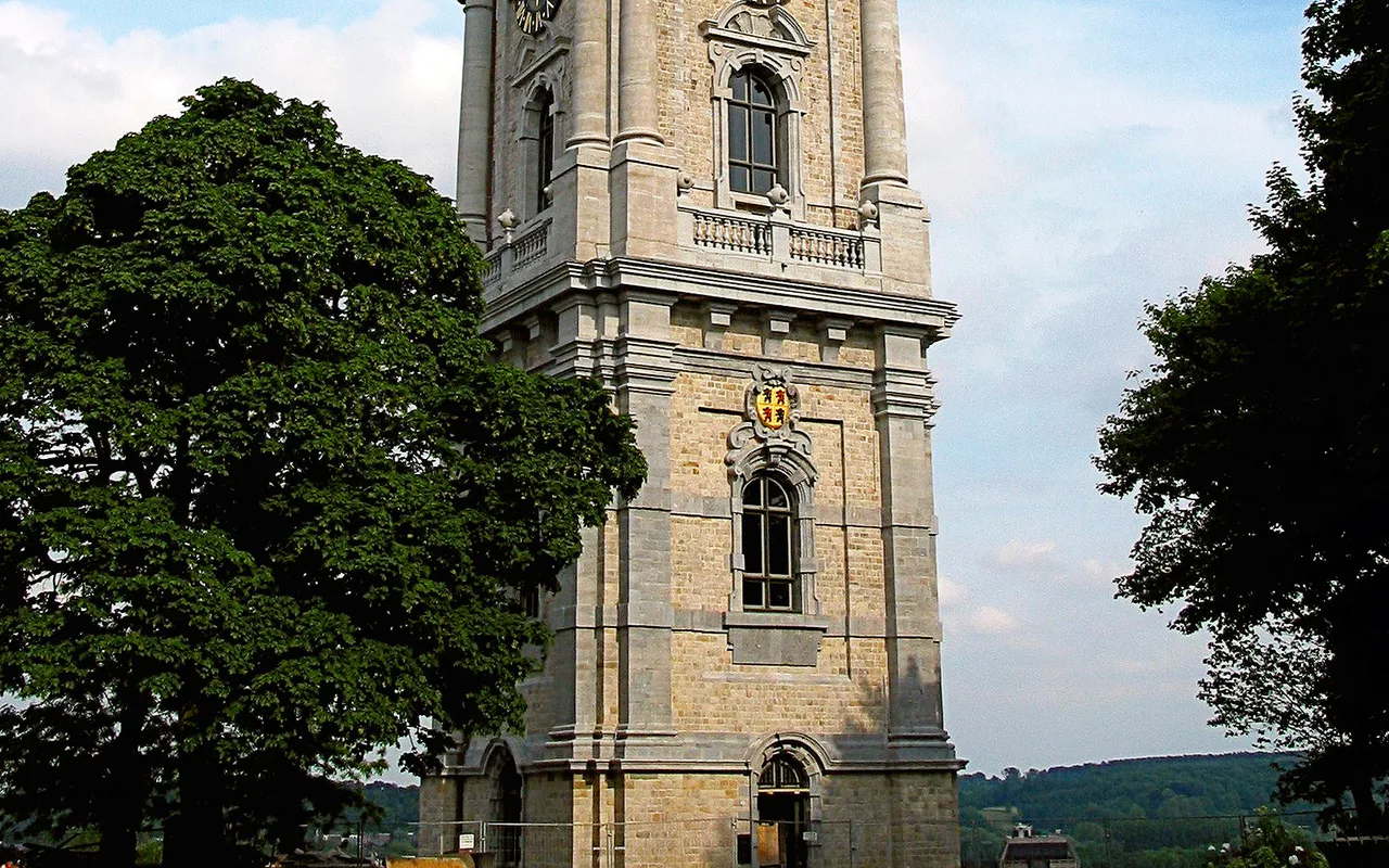 Stadsbeeld van Mons